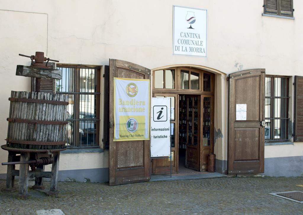 Di-Vinodormire La Morra Buitenkant foto